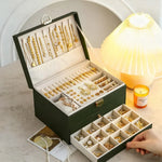 boîte bijoux cuir moderne blanc vert rose noir rangement épingles bracelets bagues colliers poignées