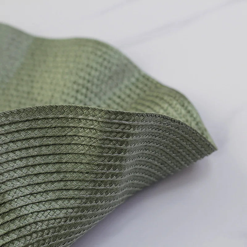 placemat moderne vert olive tissé fin polyester respectueux environnement assiette fourchette couteau cerise planche