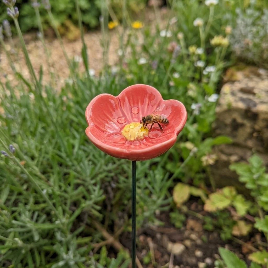 feuille d'abeille céramique rouge rose jaune vert fleurs stylisées décoration extérieure tringle support jardin