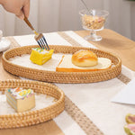 assiettes rotin motif floral moderne rustique fruits gâteau pain fourchette verre blanc intérieur