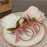 porte serviettes anneaux florals rose blanc rubans pois romantique restaurant decoration mariage opaques artificiels