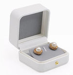 boîtes bijoux cuir blanc classique boutons dorés coffret cadeau emballage bijoux opacité matériauintérieur autres