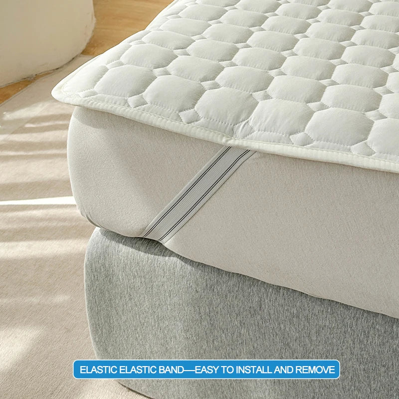 matelas épais blanc texture quadrillée antiacariens antibactéries breathable silent hypoallergenique elasticband
