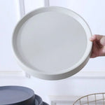 assiettes plates modernes plastique bleu marine gris blanc clips différentes tailles