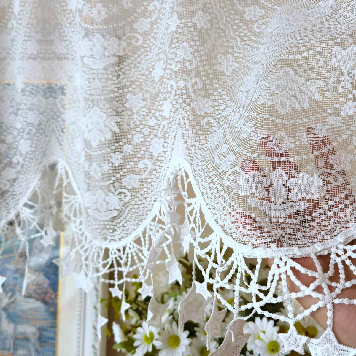 rideau blanc dentelle fleurs pompons cerises vintage romantique maison