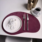 serviettes table velours géométriques moderne élégantes respectueuses environnement vert olive noir gris clair