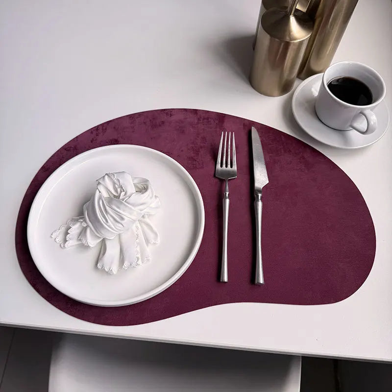 serviettes table velours géométriques moderne élégantes respectueuses environnement vert olive noir gris clair
