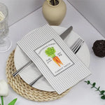 serviettes jetables rayées carottes gris clair blanc classiques restaurants fêtes decoration clips métalliques maison