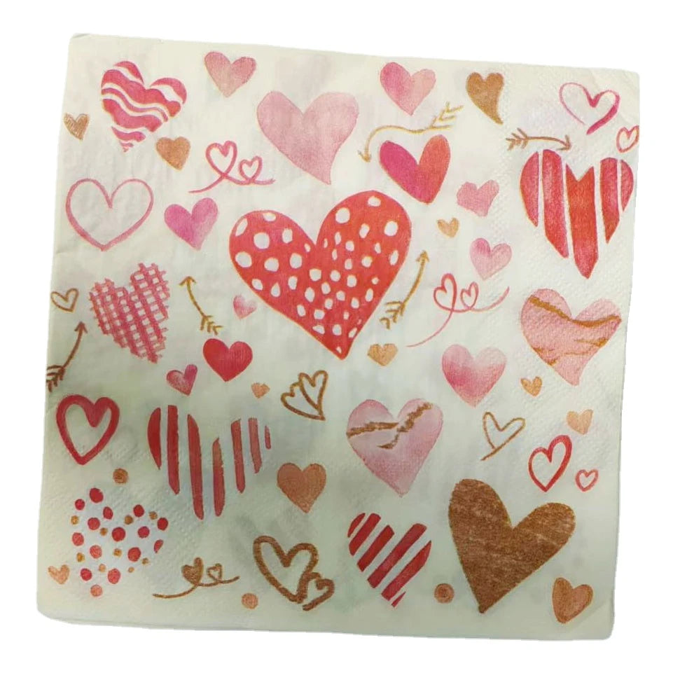 serviettes papier décoratives coeurs motifs romantiques blanc rouge rose doré
