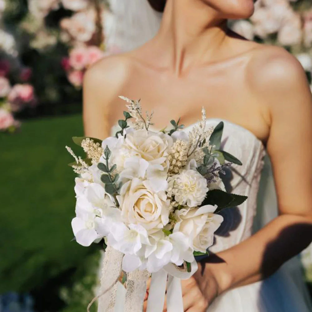 Bouquet fleurs artificielles mariage blanc crème vert violet clair romantique vintageintérieurDecoration