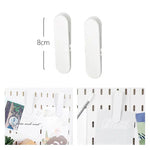 panneaux rangement blancs perforés moderne clips adhésifs étagères accessoires cuisine articles ménagers