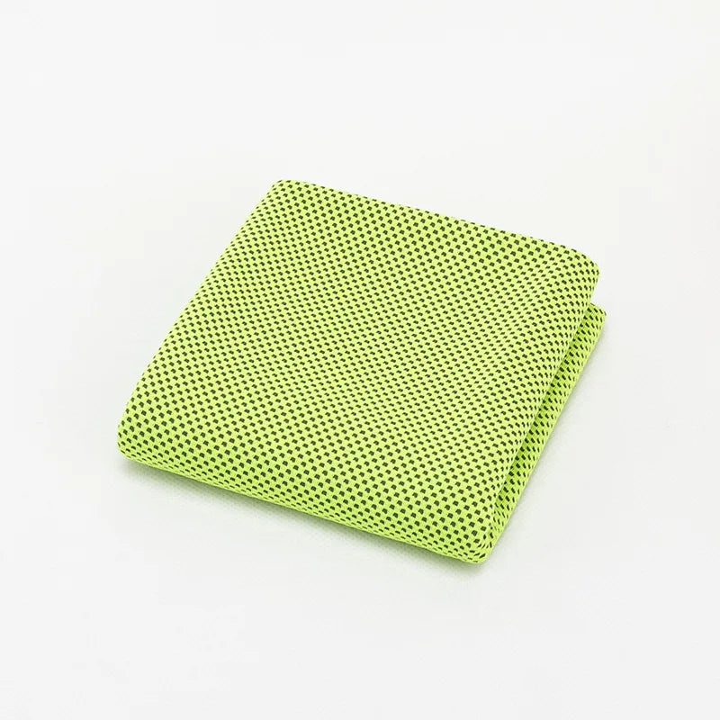 serviette microfibre vert rose bleu gris sportive absorption rapide séchage adhésif gym