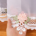 rideau transparent brodé fleurs dentelle romantique tissu plissé blanc rose vert chambre salonhôtel