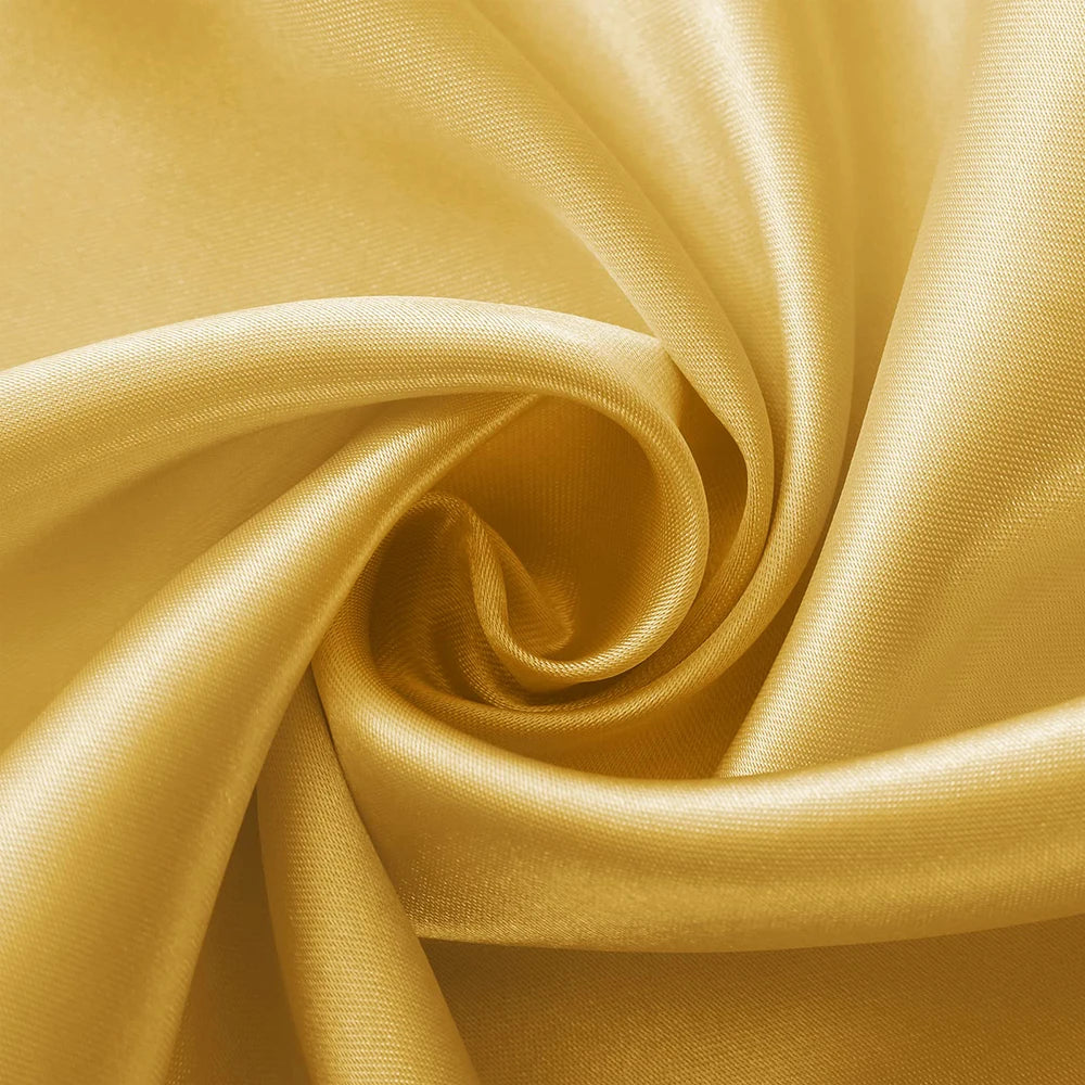 nappe satinée jaune doré blanc turquoise décoration table festive mariage événement spécial rubans décoratifs