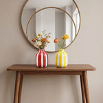 vases porcelaine rayures rouge blanc bleu jaune modernes tables restaurants
