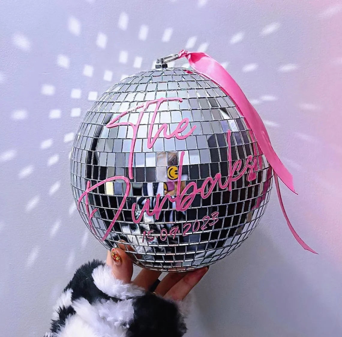 boule disco miroirs personnalisation rubans couleurs décoration mariage événementière noms dates chouette