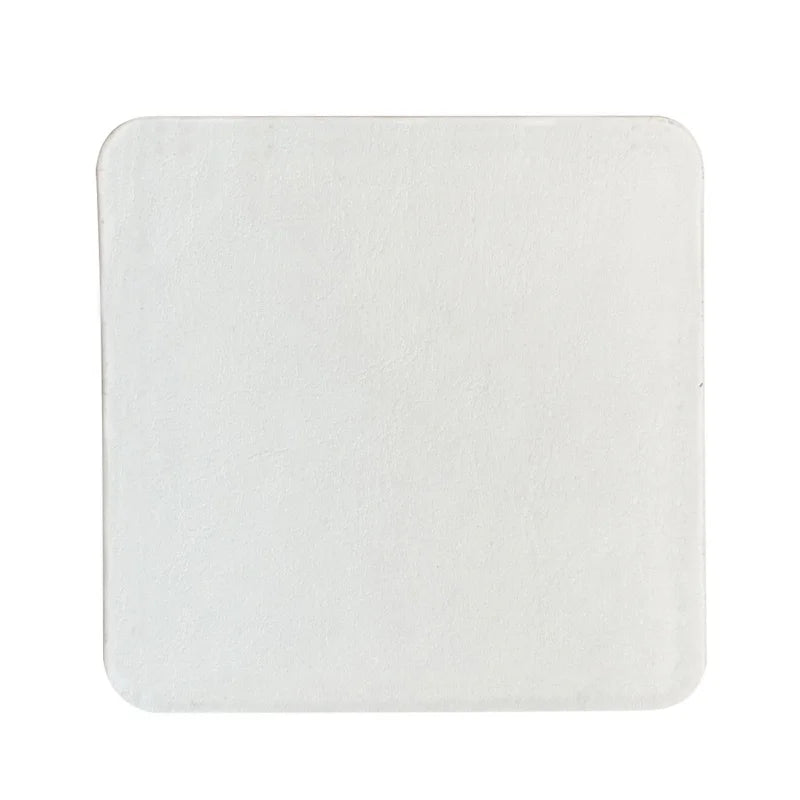 Image d'un fond blanc uni, simple et épuré, sans aucune autre élément visuel.