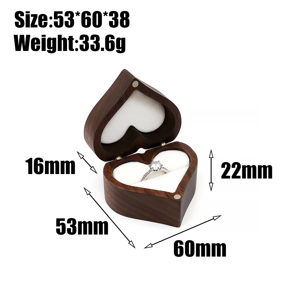 boîte bijoux bois foncé intérieur rouge forme cœur classique artisanal emballage mariage demande mariage