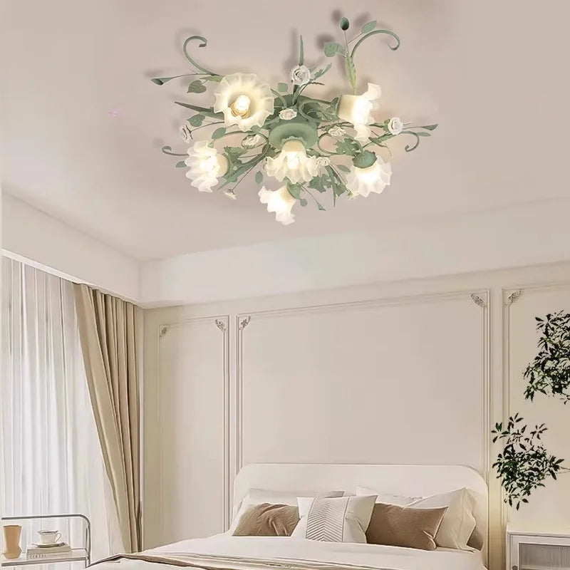 plafonniers luminaire floral verre poli fer blanc vert clair décoration chambre salon