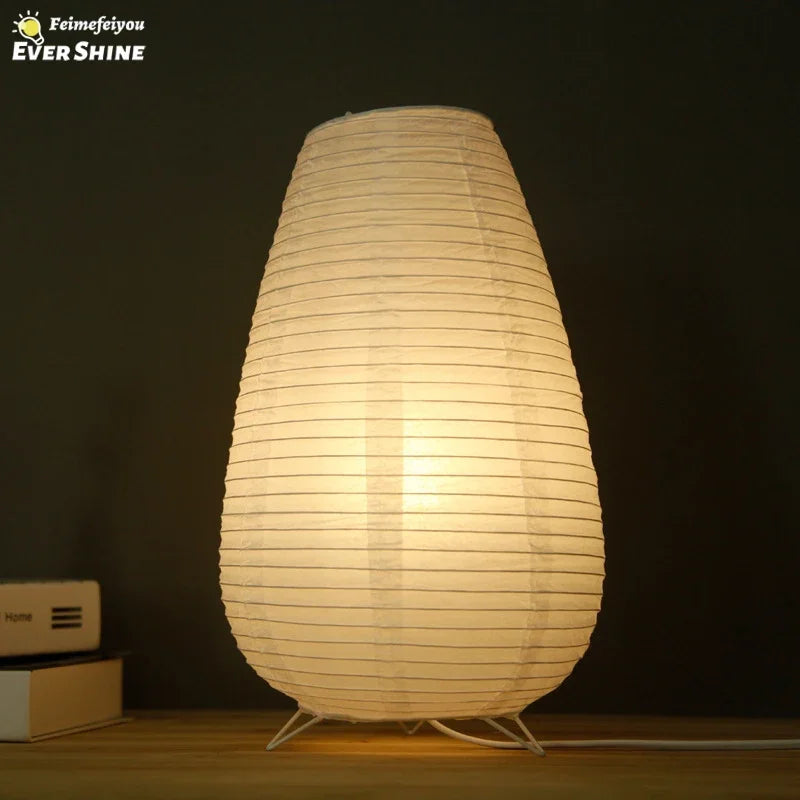 lampe table blanc moderne rayures horizontales pieds métalliques câble interrupteur chambre salon