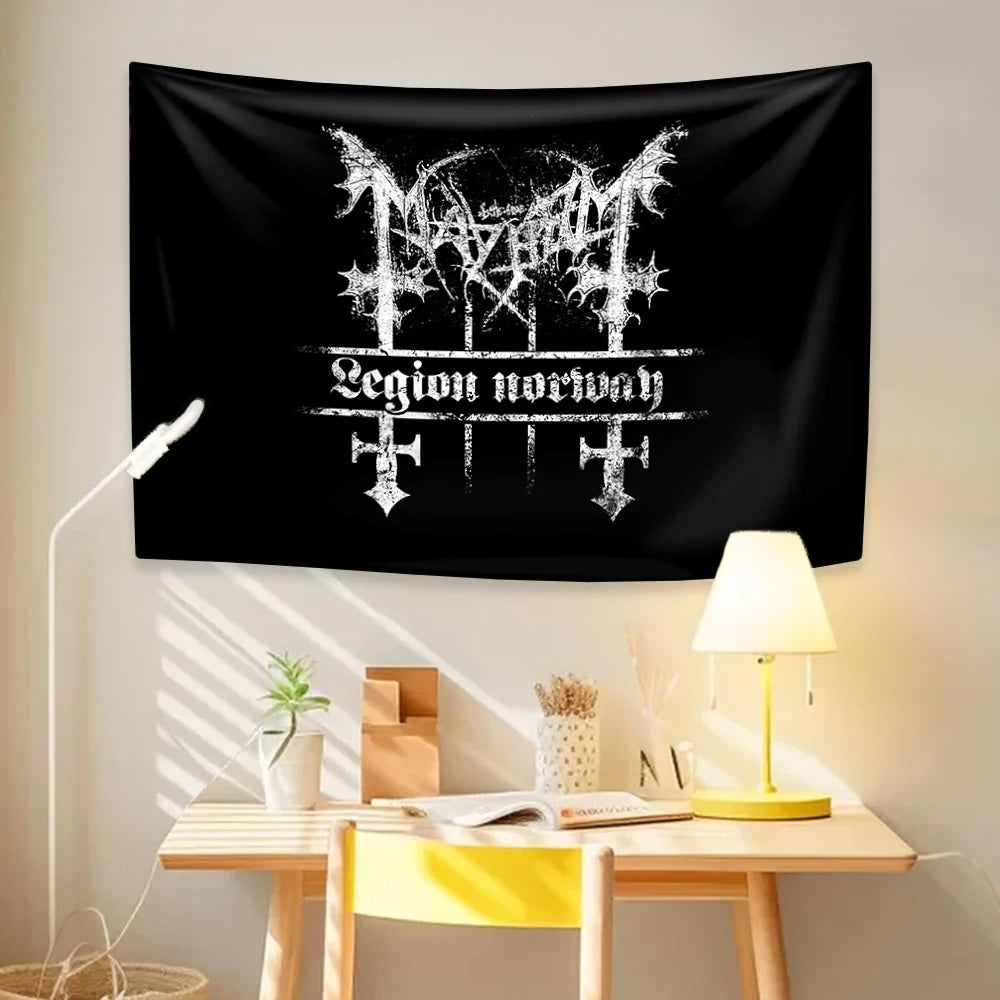 tapisserie gothique rock graphique croix silhouettes personnages châteaux squelettes noir blanc chambre decoration
