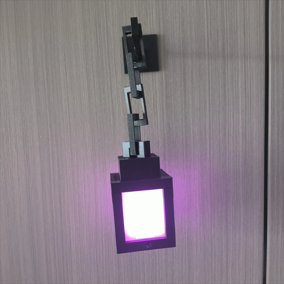 lampe murale décorative moderne led rechargeable télécommande couleurs variées cubique angularité