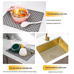 tapis silicone multifonctionnel moderne gris texture écailles respectueux environnement antidérapant protection évier cuisine