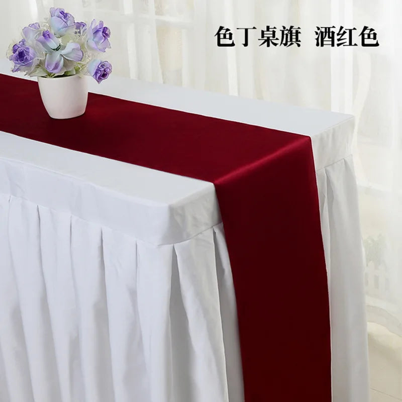 nappes tables rondes mariage blanc rouge bleu marine violet doré tissus satinés opaques