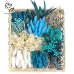 bouquet fleurs séchées bleu blanc vert plumes eucalyptus décoration maison anniversaire mariage