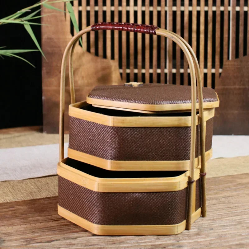 panier thé marron clair tissage rotin poignée traditionnel théière tasses blancs