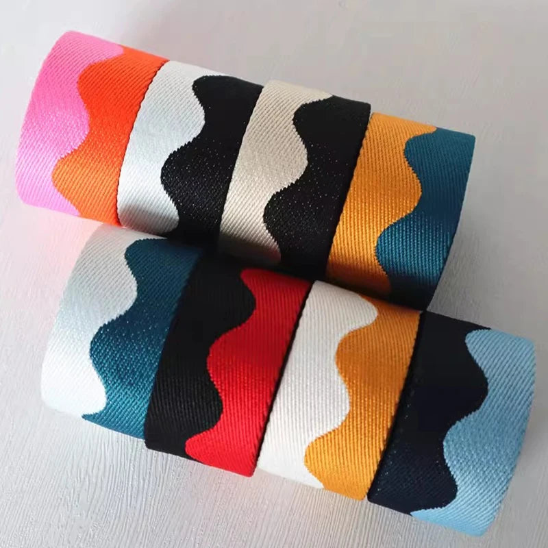 ruban polyester 38mm large rayures ondulées moderne rouge noir bleu blanc jaune orange marron
