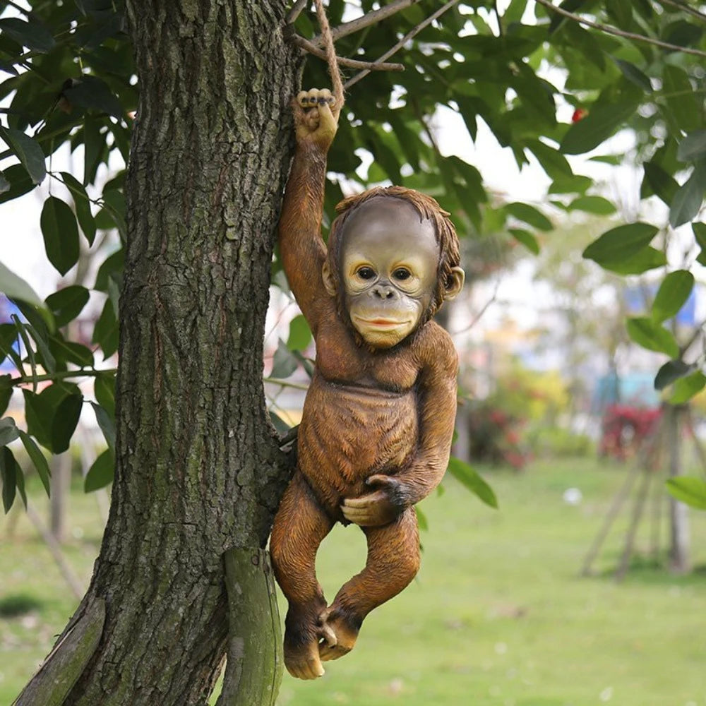 statue singe suspendu marron bébé chenille chemise carreaux décoration jardin extérieure animaux