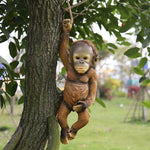 statue singe suspendu marron bébé chenille chemise carreaux décoration jardin extérieure animaux