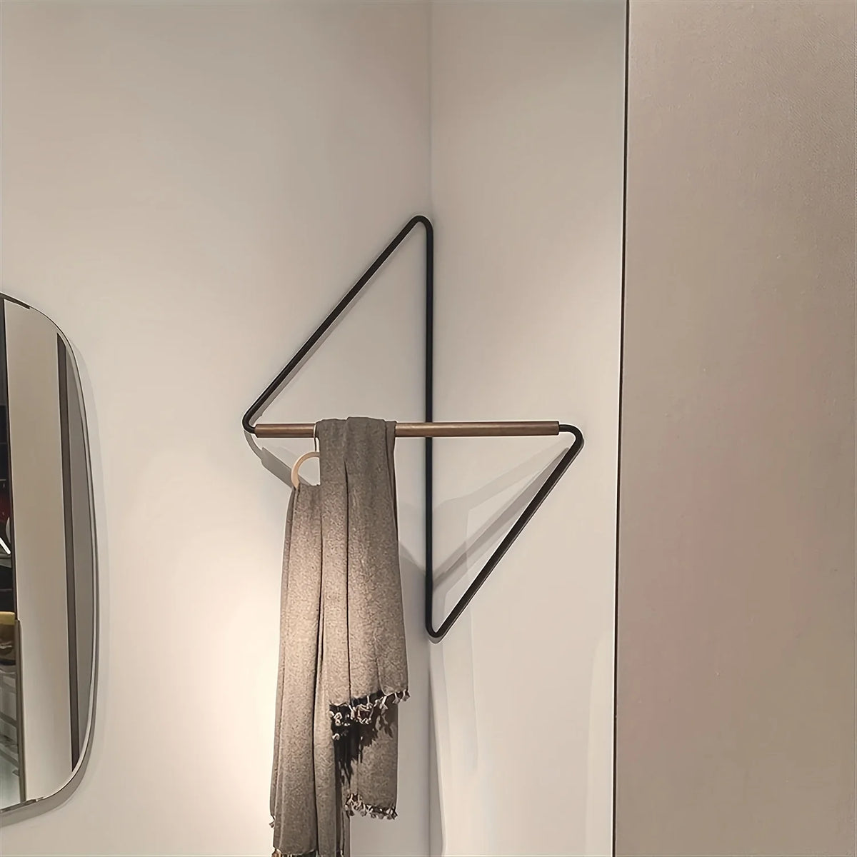 porte serviettes mural moderne métal bois naturel fixations serviette noire minimaliste
