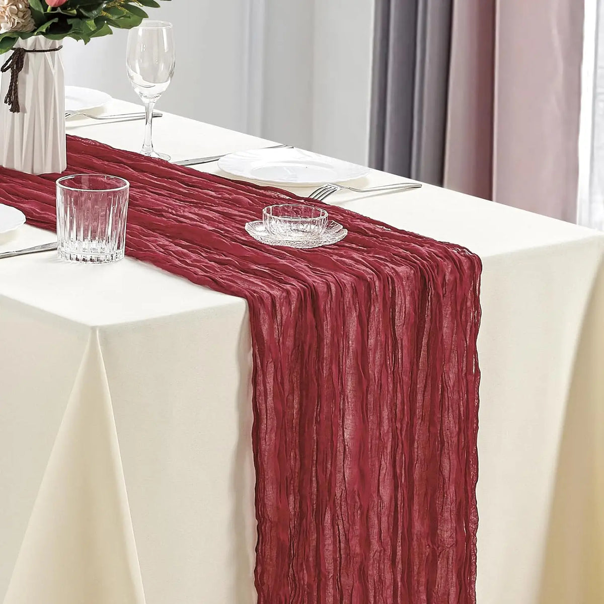serviette table verte moderne rayures verticales élégante fixée ruban occasion festive anniversaire noël halloween