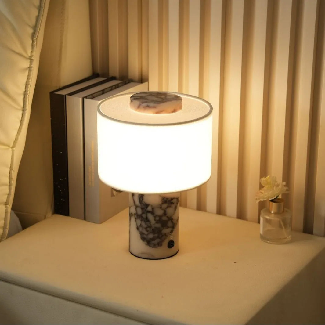 lampe table moderne marbrée rechargeable abat jour textile éclairage tactile variante intensité