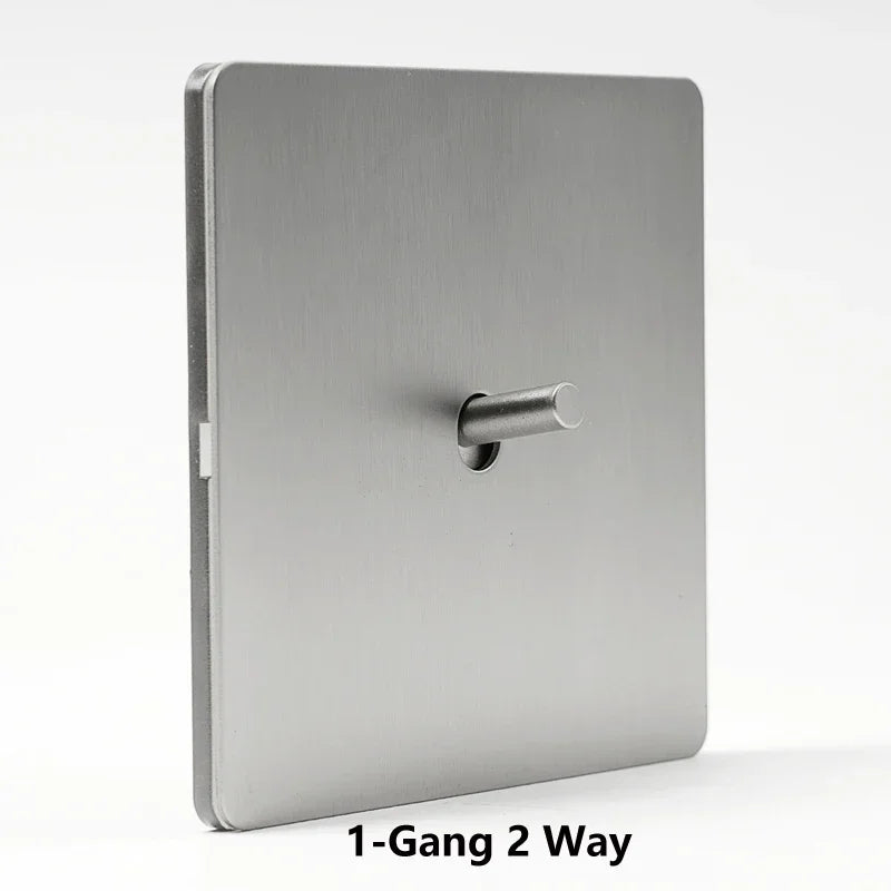 prise électrique moderne argentée usb fixation trois prises murales minimaliste