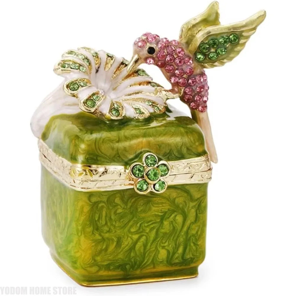 boîte bijoux verte rose colibri pierres brillantes motifs floraux artisanat décoration intérieure