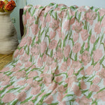 tissu polyester brodé fleurs roses feuilles vertes protection uv 136cm large opaque simple