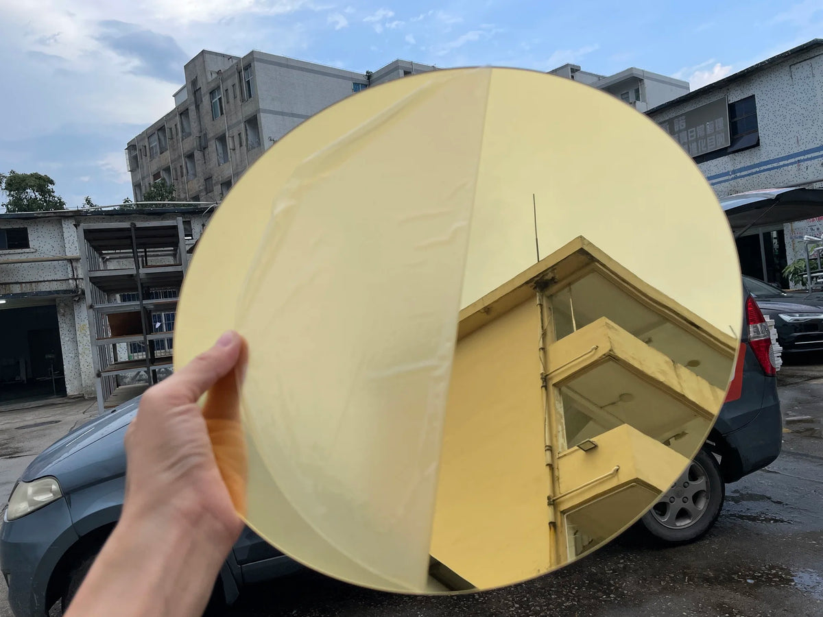 Miroir acrylique doré dans différentes tailles pour comparaison