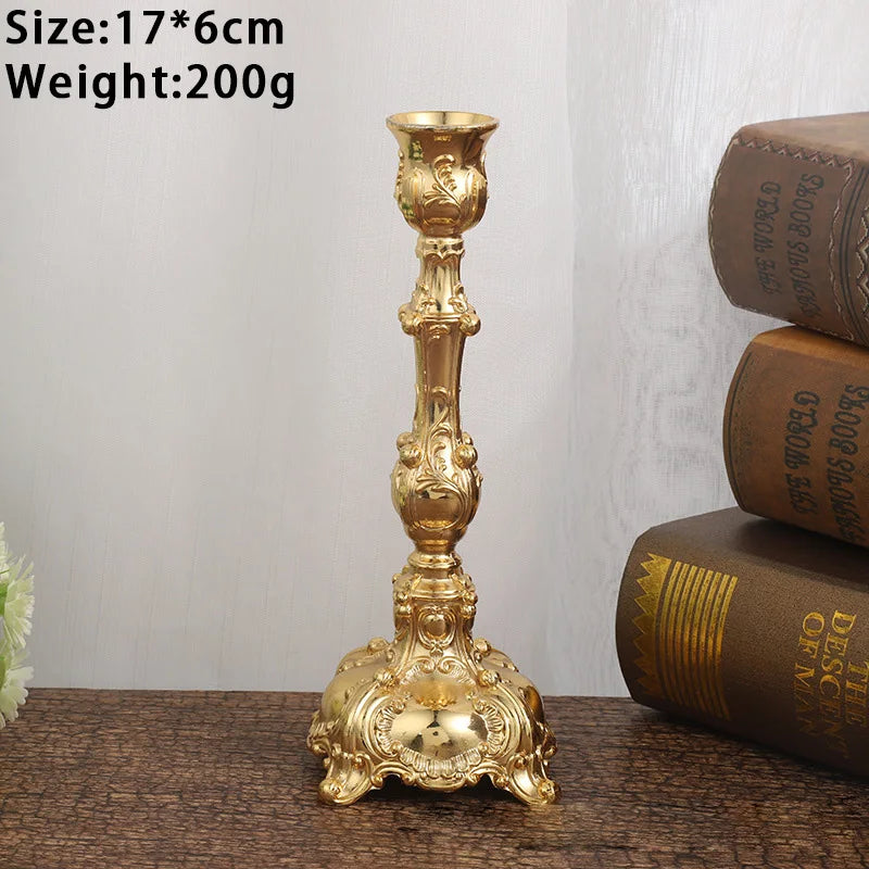 bougeoirs or argent ornements baroques chandelles mariage décoration intérieure classique gravures détaillées