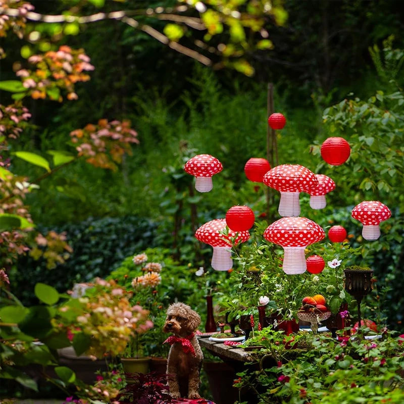 lanternes champignon papier rouge blanc pois texture moderne fête decoration différents tailles
