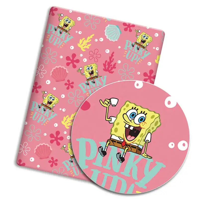 protège coussin personnages animés bob l'éponge motifs floraux lettrage bleu rose grisclair tissu polyester