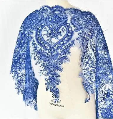 étole élégante broderie fine motifs floraux géométriques polyester translucide rose pâle bleu clair vert