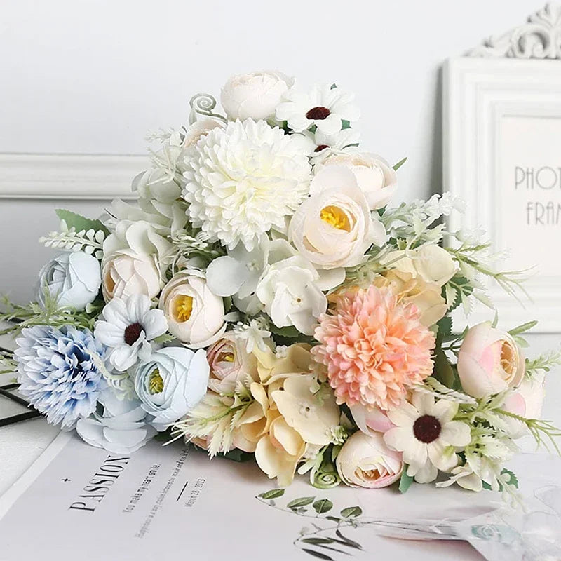 bouquet fleurs artificielles roses blanches vertes décoration mariage maison intérieur classique décoratif