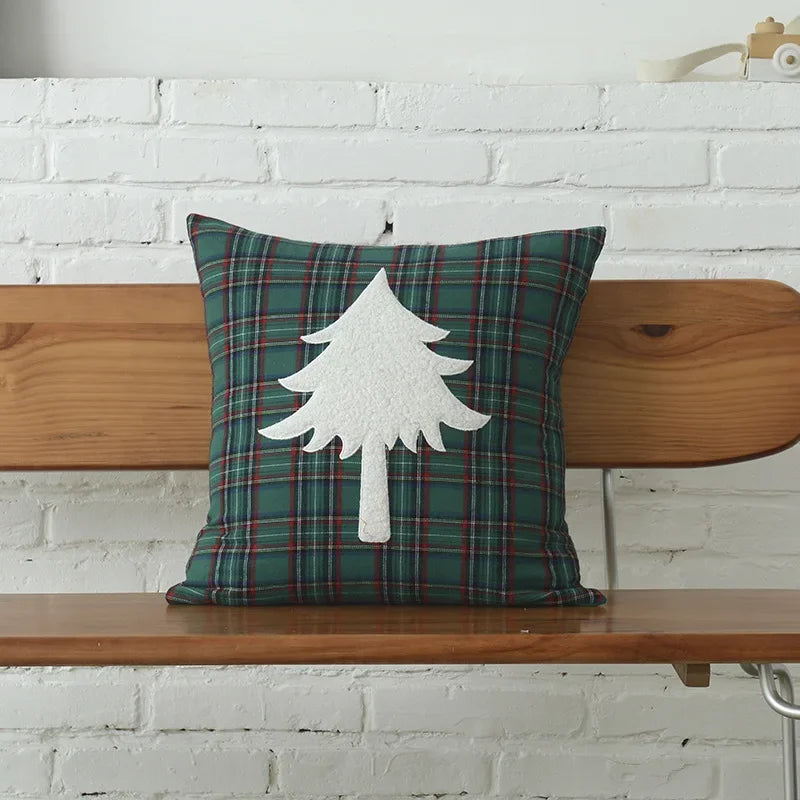 coussins brodés motif tartan vert rouge hoho joy noël decoration intérieure vintage moderne