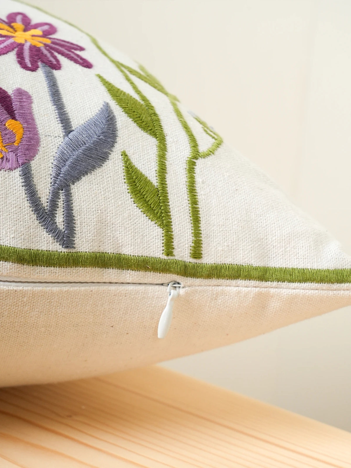 housse coussin brodée fleurs oiseaux décoratives polyester traditionnel adhésif blanc