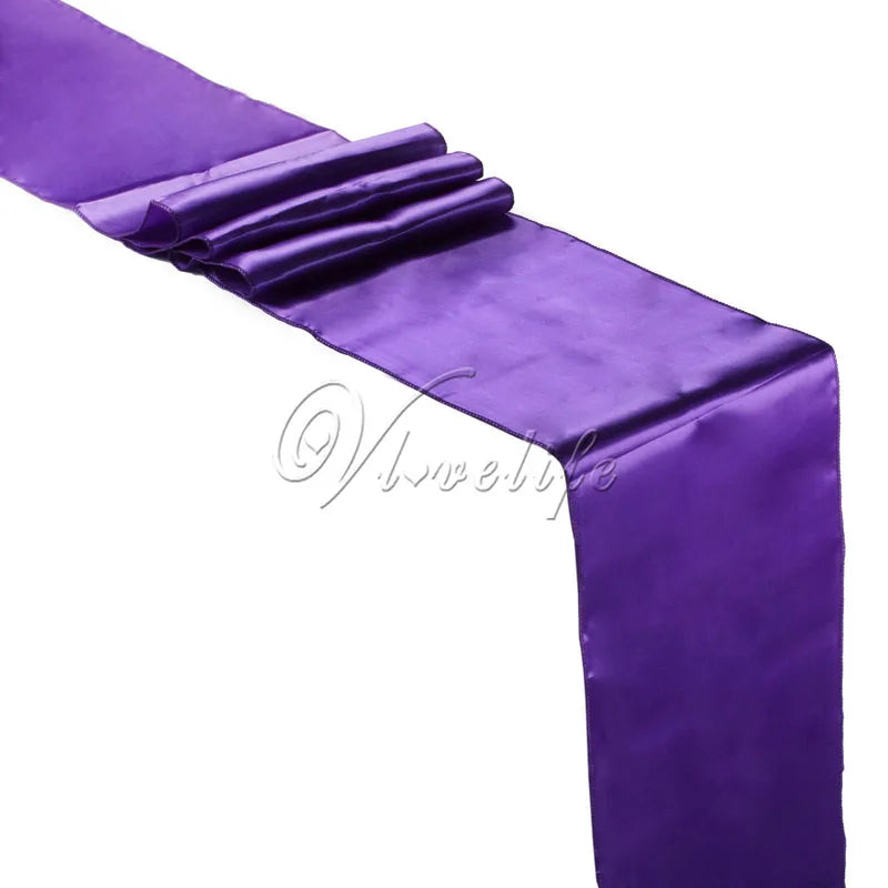 nappe table satin mariage événement extérieur banqueterie couleur or argent violet rouge festive