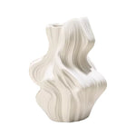 vase porcelaine blanc noir moderne sculptural abstrait plis irréguliers strié fleurs