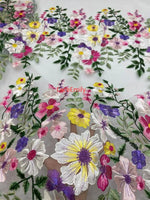 tissu dentelle brodée fleurs feuilles verte transparent rose vert beige violet